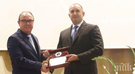 първо пик бан престижната награда проф марко семов румен радев връчи високото отличие галерия