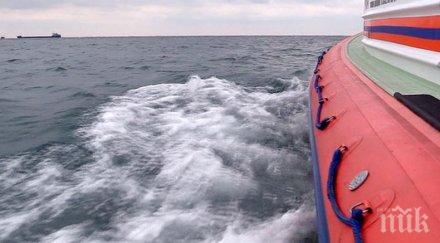 кораб души борда обърна черно море двама души загинали