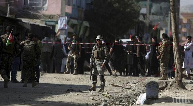 Трима загинали след взрив в афганистанска джамия