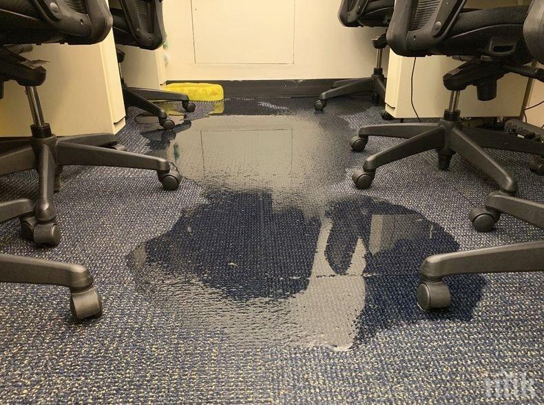 Под вода: Проливните дъждове над Вашингтон предизвикаха частични наводнения в Белия дом и метрото