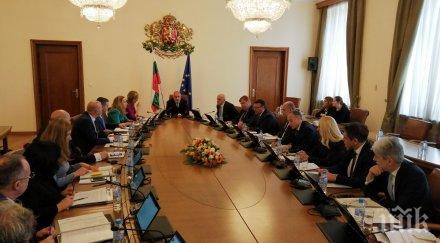 решаващ ден правителството извънредно заседание новите