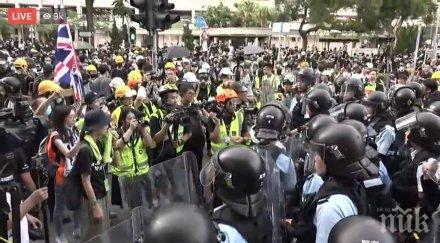 продължават антиправителствените протести хонконг