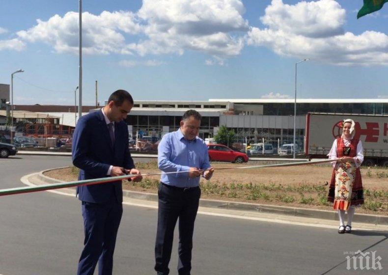 Кръгово кръстовище обръща трафика за морето