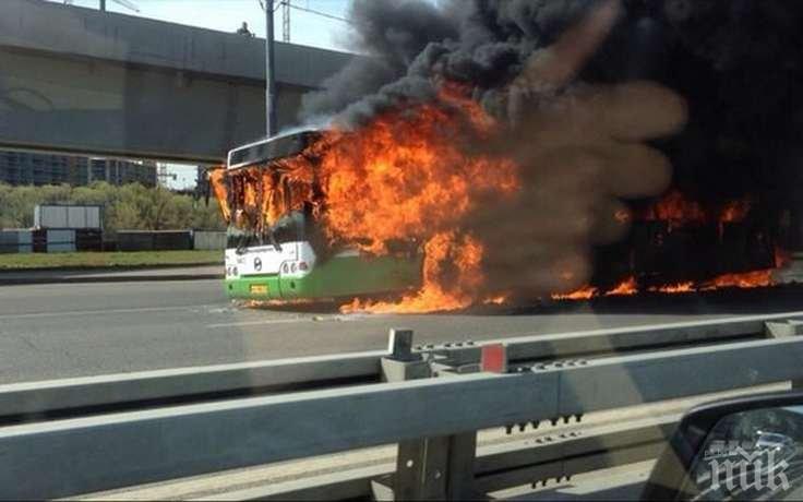 ИЗВЪНРЕДНО: Автобус пламна на Летище Бургас