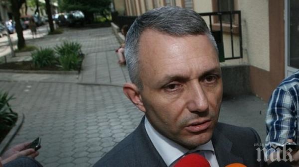 Посмейте се на Николай Хаджигенов, най-неграмотния адвокат в България