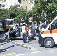 ОТ ПОСЛЕДНИТЕ МИНУТИ: Кола и линейка се нацелиха на кръстовището на 