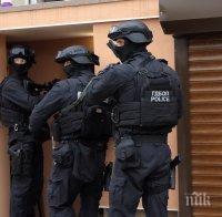 ПЪРВО В ПИК: Спецпрокуратурата обвини шестима за участие в група за изнудване и пране на пари - рекетирали мастит роден бизнесмен, ето както откри СДВР при ареста им (СНИМКИ)