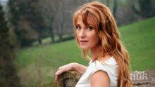 СЕКСИ И НА 68: Д-р Куин Лечителката блесна като спасителка на плажа от Сен Тропе (СНИМКА)