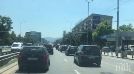 извънредно пик кошмар цариградско шосе три мелета затапиха булеварда колоната километрична снимки