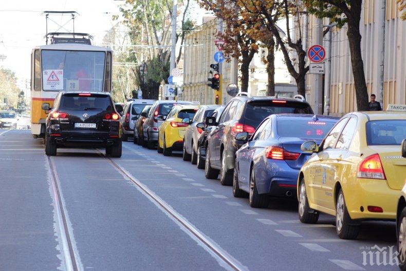 Променят трафика в София заради спирателни кранове (СХЕМА)