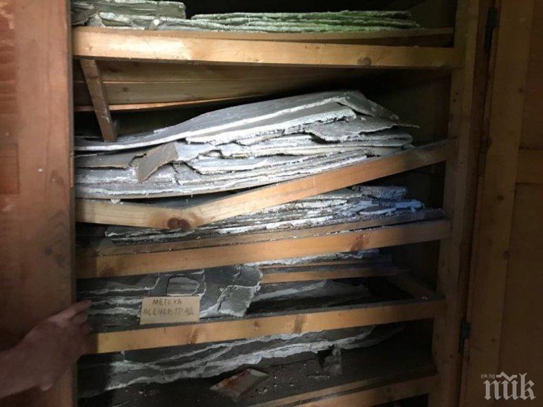 Откриха уникални стенописи, свалени от паметници на културата в Пловдив