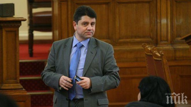 ПЪРВО В ПИК: Зам.-шефът на МВР напуска ведомството - ще се закълне като депутат