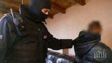 АКЦИЯ: Спецполицаи с автомати удариха известен кримигерой в Бургас
