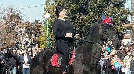 шоу коня корнелия нинова яхна колело снимки