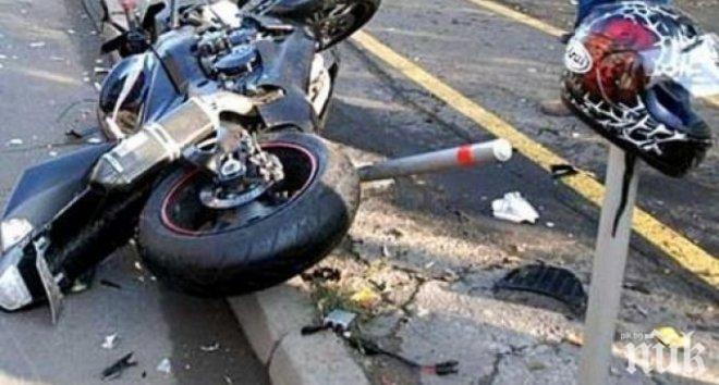 Моторист се потроши в центъра на Варна, шокира жриците на любовта