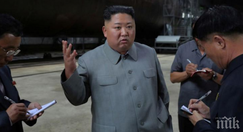 Ким Чен Ун е инспектирал нова подводница