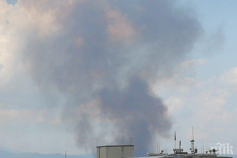Пожар гори в центъра на София