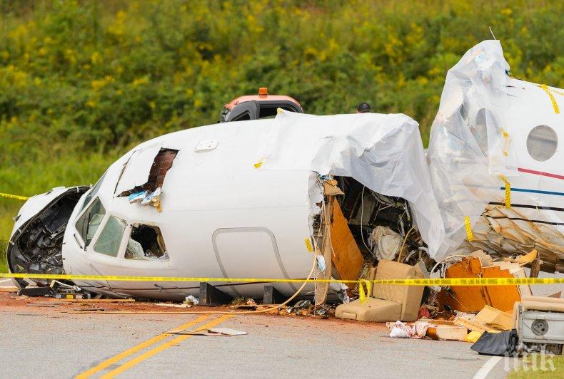 УЖАС: Самолет се вряза в търговски център в Германия - има загинали (СНИМКИ)