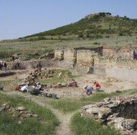 Български и полски археолози проучват надгробна могила край Ямбол