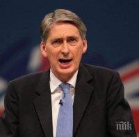 Финансовият министър на Великобритания подаде оставка