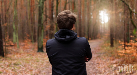 индиец тръгва 900 километров преход заднишком