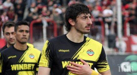 ключов бранител ботев подписва нов договор клуба дни