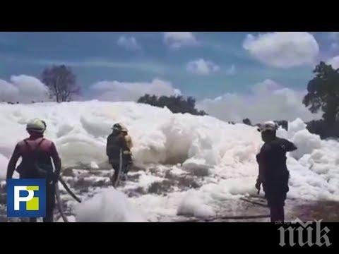 НЕЛЕПО: Мъж загина, докато си прави селфи до замърсен поток със сапунена пяна (ВИДЕО)