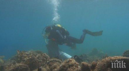 водолази чистиха егейско море пластмаса