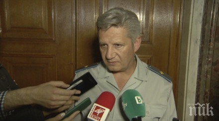 правителството предлага шефа военна информация освободен