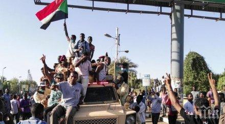 снайперисти застреляха петима протестиращи студенти судан