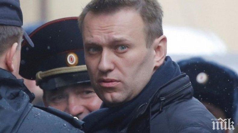 Руският опозиционер Алексей Навални е приет в болница