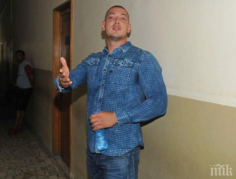 Всичко му е точно: След кървавото меле Димитър Колев пак е добре дошъл в „Сакса бийч”