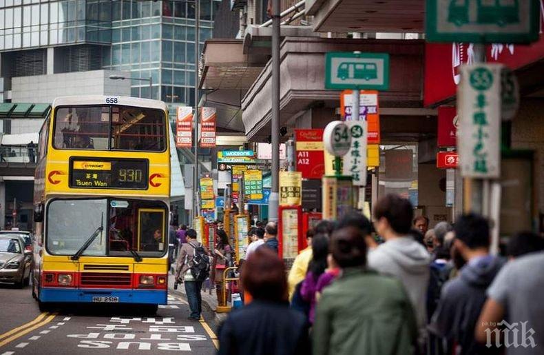 Над 70 ранени след катастрофа на автобуси в Хонконг
