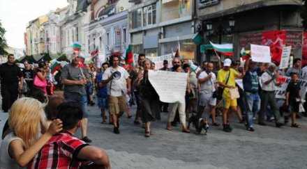 нападнаха камъни лидер протестите пловдив