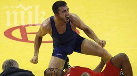 борците газят румъния печелят златни медала