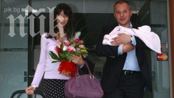 Бебето на Станишев било с огромни бузи