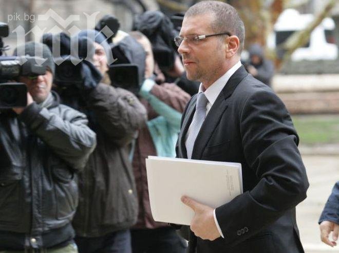 Депутатът Борис Цветков пред ПИК: Бойко да каже на Калин Георгиев да даде на сираци 69 000 лева, които взе от заплати и отпуски