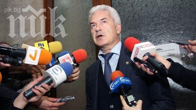 Волен Сидеров: Не съм си поръчвал проститутки в Париж