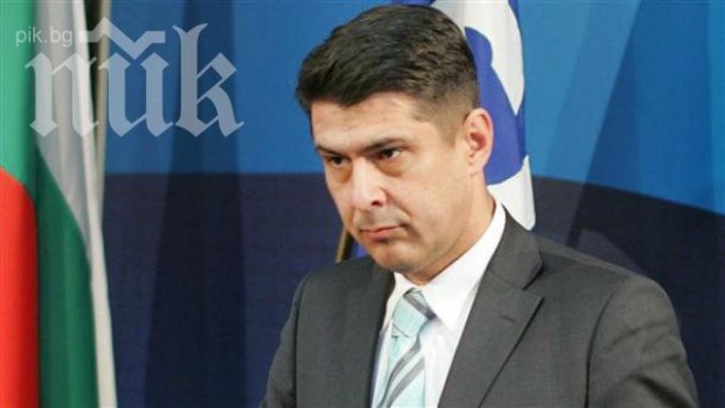 Димо Гяуров: Кражбата на 5 млн. лв. е позор за разузнаването ни