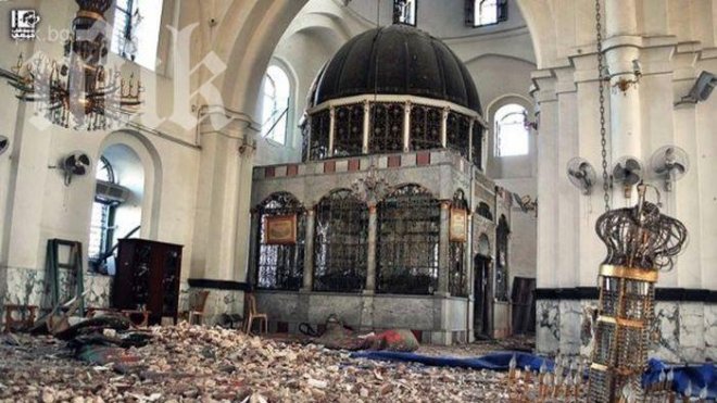 Атантат уби 25 души при атентат в джамии в Багдад