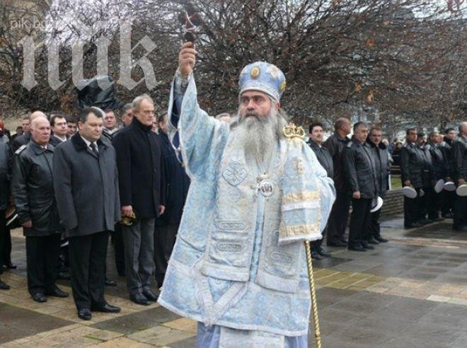 Отец Амбарев със сензационно разкритие: Николай Пловдивски крещеше, че ще убие Дядо Кирил