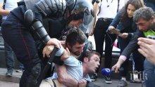 АРЕСТИ В МОСКВА: Над 800 задържани на вчерашния протест
