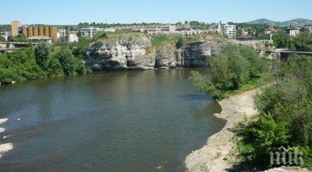 гнусно свински карантии плуват искъра мездра