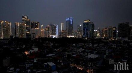 страшна авария джакарта милиони останаха без ток