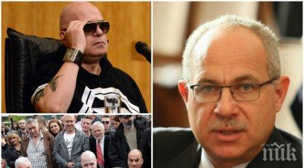 САМО В ПИК! Антон Тодоров разбиващо: Пътят на Чалгаря в политиката ще бъде като стълбичка в кокошарник - къс и ос*ан