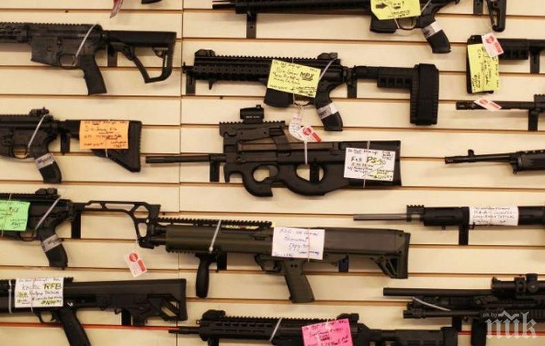 След стрелбата в Тексас: Демократите поискаха контрол върху оръжията