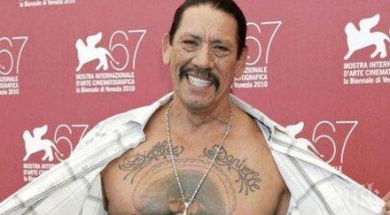 екшън звезда помогна спасяването бебе катастрофирал автомобил лос анджелис