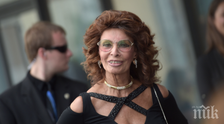 синът софия лорен превърна проститука