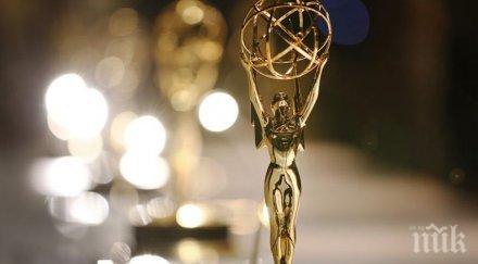 заради игра тронове наградите еми остават без водещ