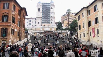 забраниха туристите рим сядат стъпалата испанското стълбище